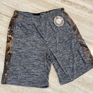 NWT Realtree shorts size M